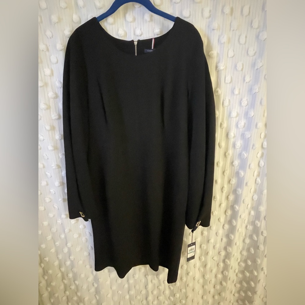 New Black long sleeve dress